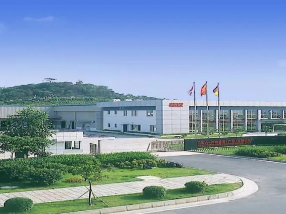 廣州恩梯恩裕隆傳動系統(tǒng)水冷式冷水機組項目